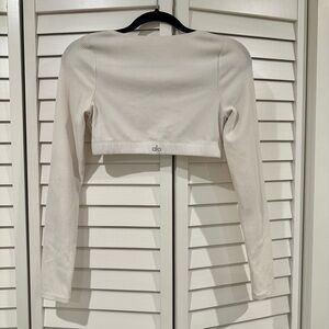 Alo Yoga Women’s White Cropped Long sleeve ribbed built in bra sz small